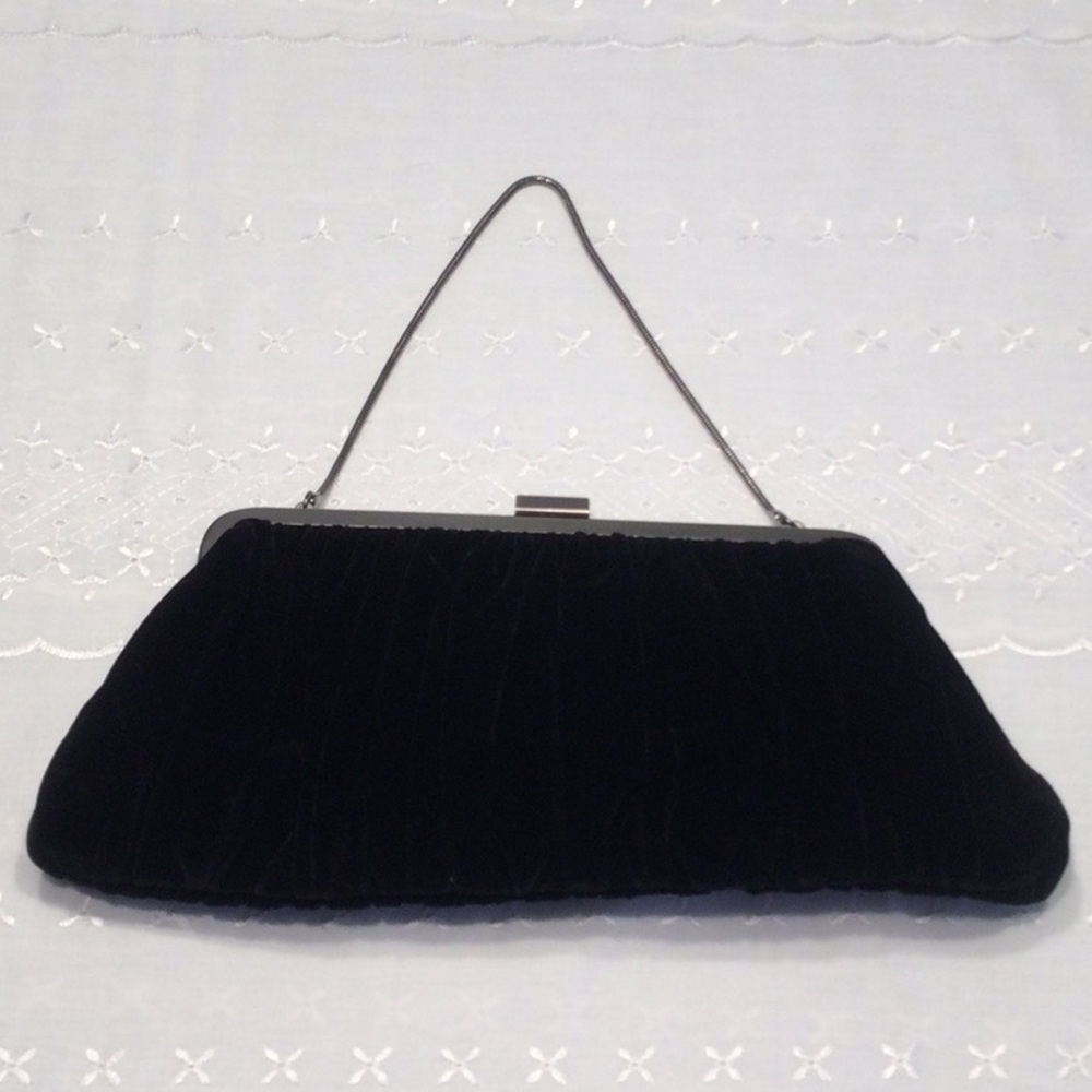 Mary Kay Evening Bag Black Velvet with Silver Chain - Picture 2 of 8